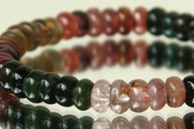 Thực hư những bộ nội y chứa 'phép thánh'